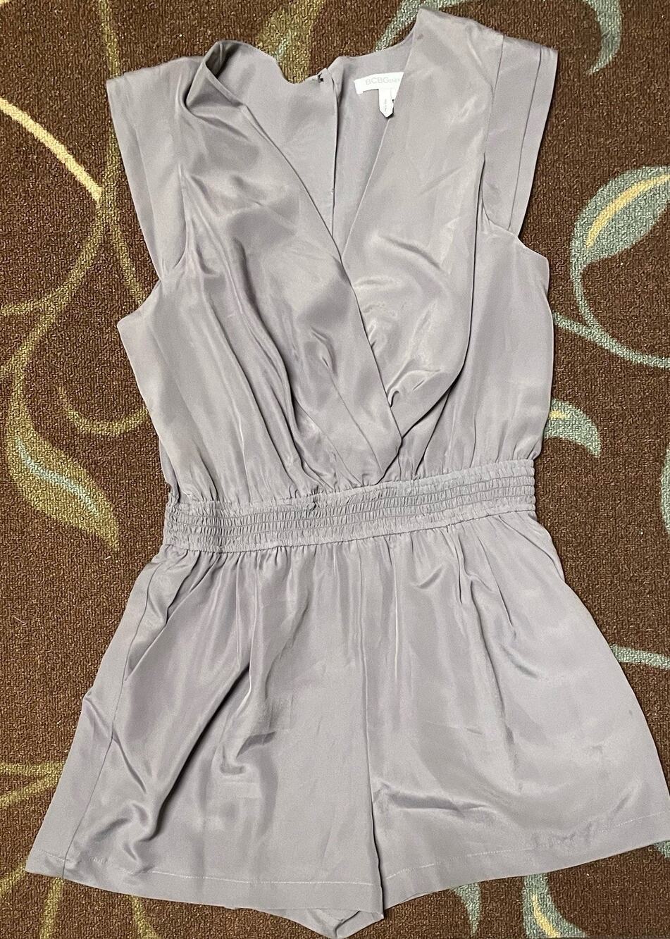BCBG MAXAZRIA Women's Romper Sleeveless Elastic Waist V-Neck- Medium